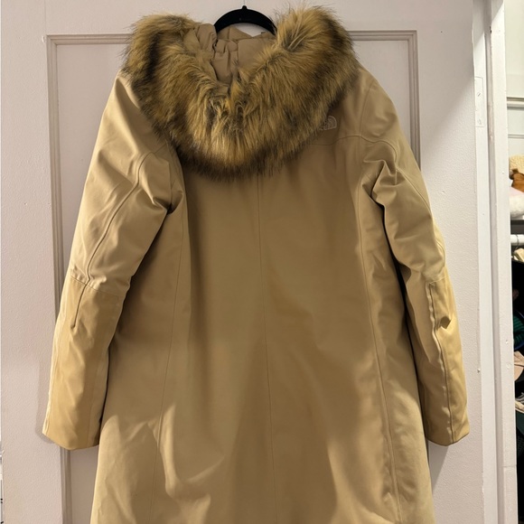 The North Face FUTURELIGHT Parka - Picture 5 of 6